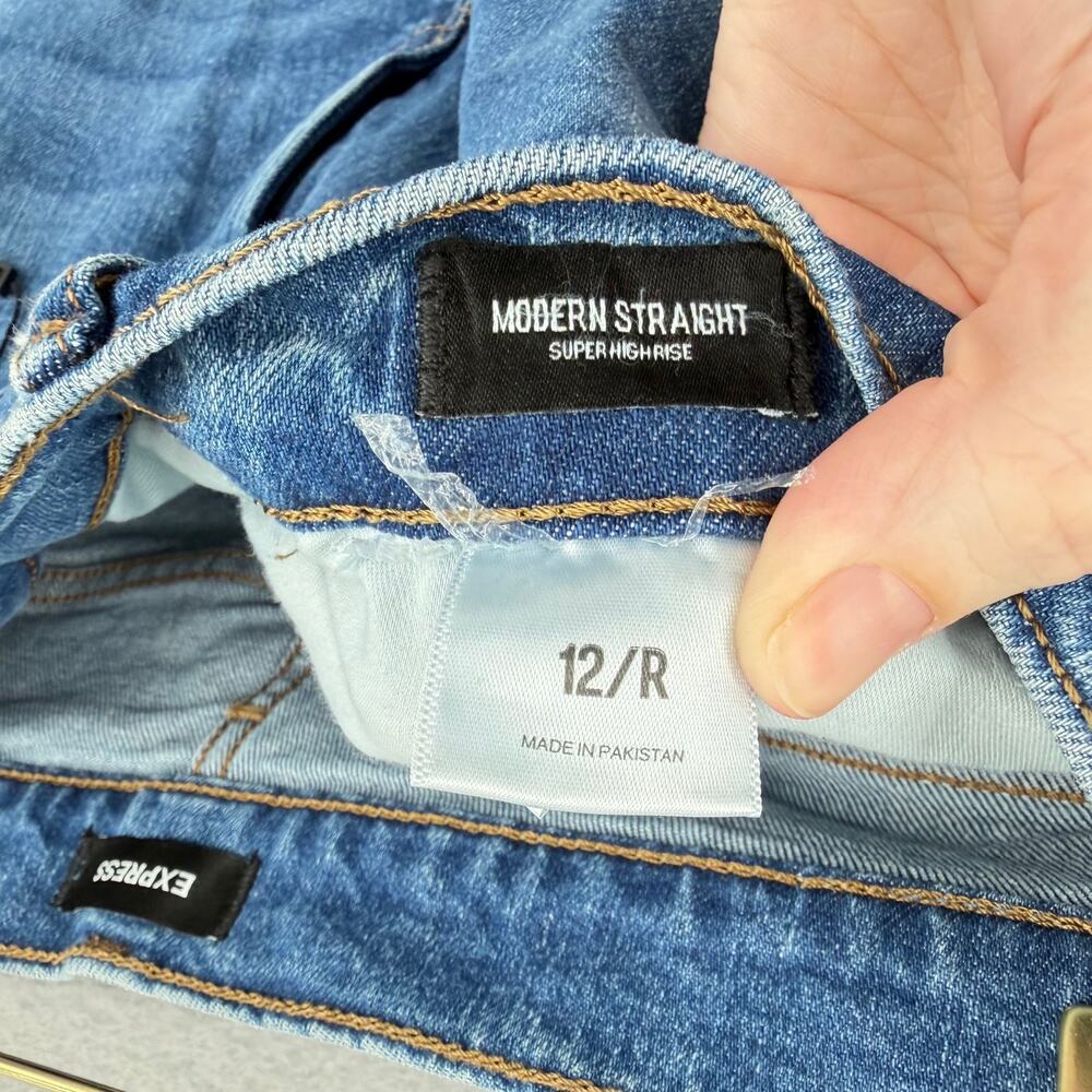 Express NWT 12 Regular Modern Straight Super High Rise Distressed Everyday Jeans - Picture 7 of 8